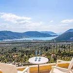 Rigani Villa *